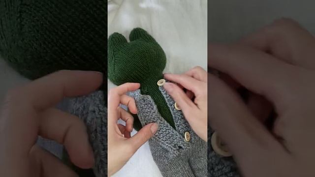 Мастер-класс на лягушку спицами. Frog knitting pattern. Knit a toy in a round смотреть онлайн