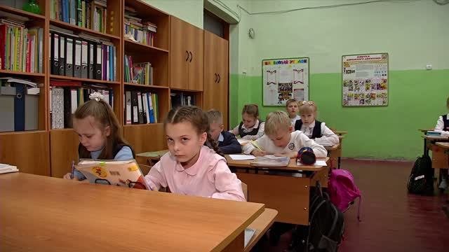 Российские школьники проводят в гаджетах в среднем два часа учебного времени в школе