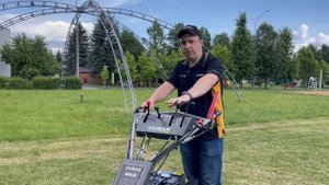 МОЩНАЯ и ВСЯ В ЦЕПЯХ! Косилка для высокой травы Caiman Rolo #robotmower #газонокосилкабензиновая #