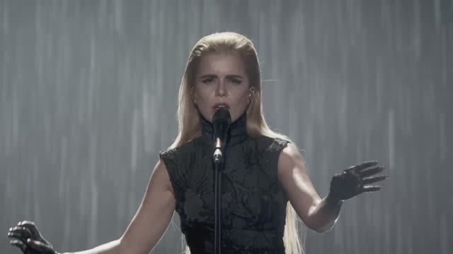 Paloma Faith - Only Love Can Hurt Like This (Live at The BRIT Awards, 2015)