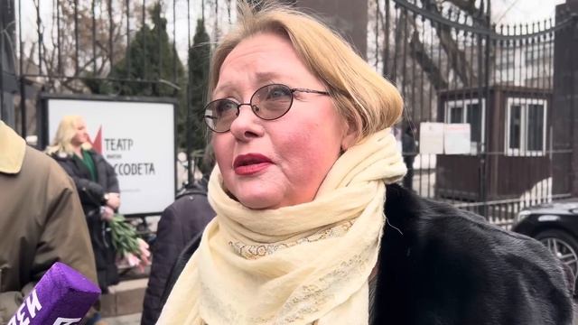 Светлана Рябова прибыла на прощание с Александром Ширвиндтом