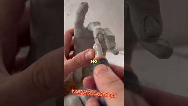 ХУДОЖНИК СЛОМАЛ 4 СТЕНУ #shorts