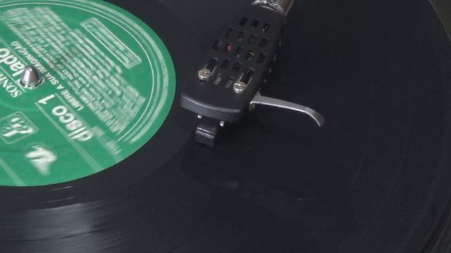 Wonderland By Night - Robert Mandell and his Orchestra смотреть онлайн