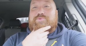 Готовлюсь к отъезду. Как вы относитесь к чёрному цвету.