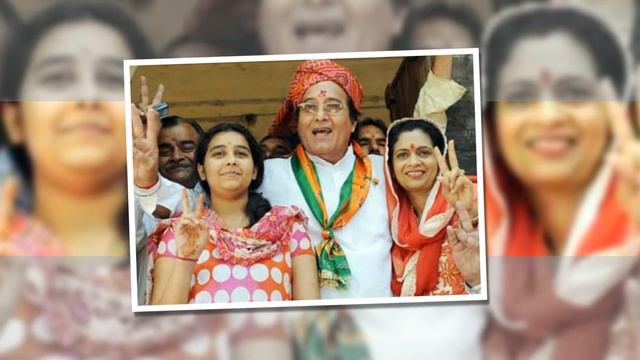 Akshaye Khanna Family With Parents, Brother, Sister and Affair