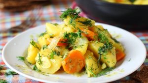 🍲 Тушеная картошка без мяса на сковороде. Простой и быстрый рецепт из картофеля для постящихся.