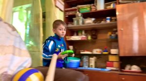 Богатый Школьник из настоящего Vs Бедный ШКОЛЬНИК из прошлого или каждый ШКОЛЬНИК такой