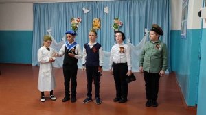 Школьный театр "Браво" со сценкой ко ДНю Победы