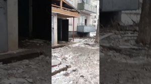 Нахожусь в городе Грозный Февраль 2023г по городу Кременная прилетела мощная ракета точка У воронка