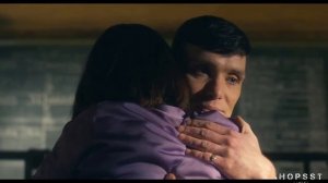 me la paso rolando, fumando por la cuadra voy zumbando...[Letra/lyrics]