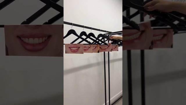 Улыбка – аксессуар, который всегда с вами✨