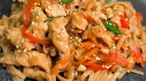 Лапша удон с курицей и овощами в соусе терияки
