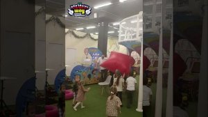 Шоу пузырей и гигантской подушки с Клоуном