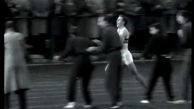 Roger Bannister - ¡La primera milla por debajo de los 4 minutos! - Más Deporte смотреть онлайн