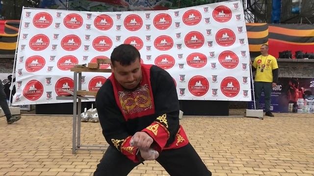 Завязывание в узел четырёх гвоздей на 200.Халаджи.Д