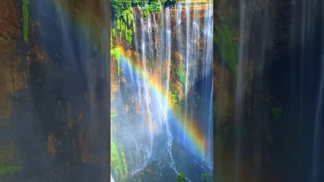 Водопад Тумпак Севу Индонезия