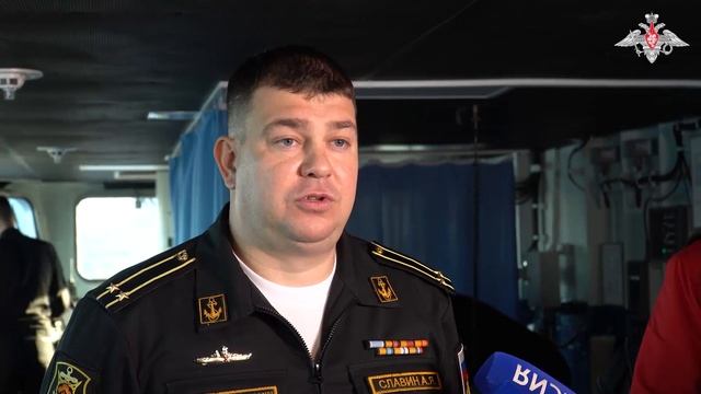 Командир_фрегата_«Адмирал_Головко»_капитан_2_ранга_Андрей_Славин