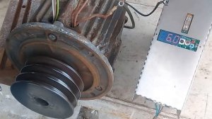 Двигатель 11кВт и 4кВт через НАРОДНЫЙ частотник ВОСЬМИКРУТ как програмировать разгон торможение