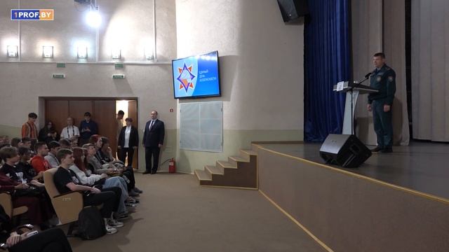 В Международном университете "МИТСО" прошел Единый день безопасности смотреть онлайн