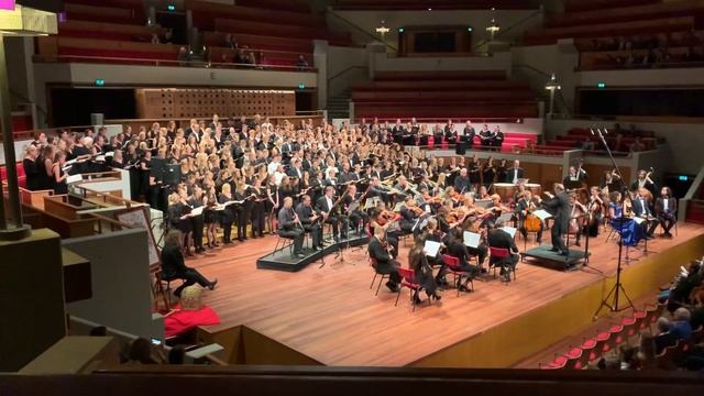 Jubileumconcert Waldorf100 Stichtse vrijeschool in TivoliVredenburg (2) смотреть онлайн
