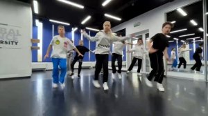 Команда: WORMS CREW
Хореографы: Виталий Уливанов и Александр Старков