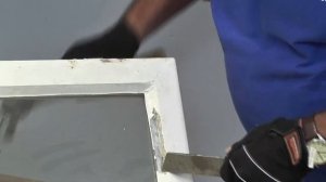 How to remove a pane of glass by chopping putty from window frames