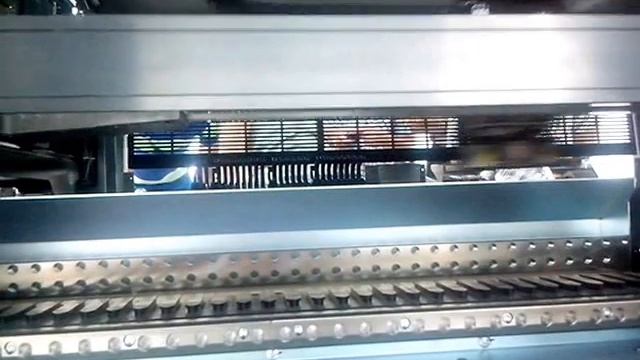 Работа установщика SMD компонентов. Smt pick and place machine working