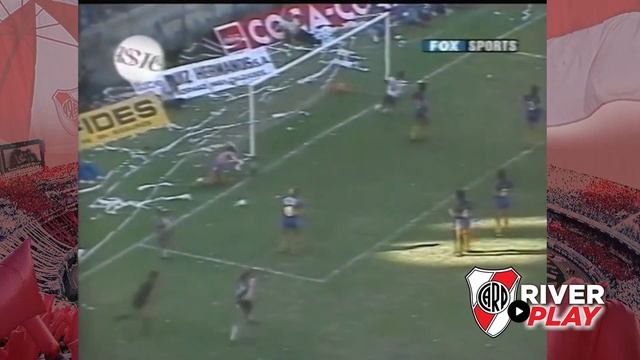 El Beto Alonso se la clava al ángulo a un hincha de Boca. смотреть онлайн