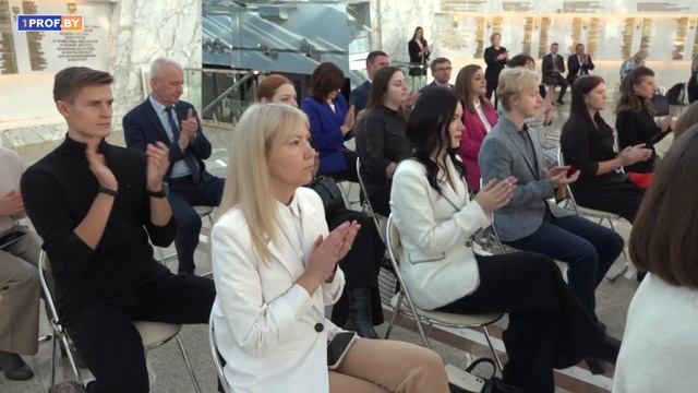 Лучшим студентам и учащимся страны вручили стипендии ФПБ смотреть онлайн