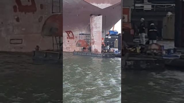 How Big Tanker Ship Propellershortmarinedreamrespect