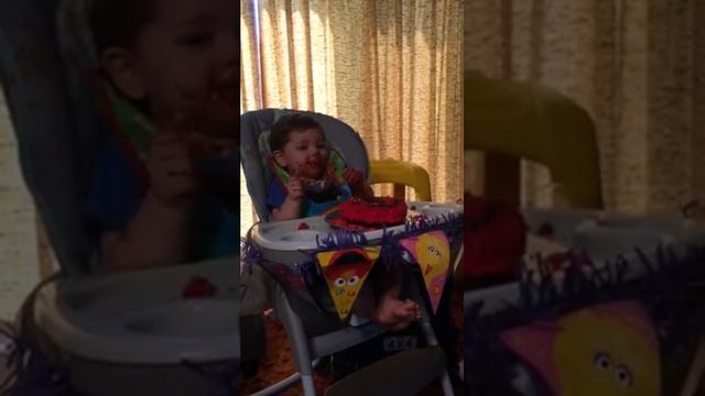 Henry's first birthday смотреть онлайн