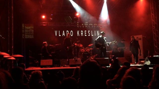 Vlado Kreslin & Mali bogovi (IMG 8841), Trg Leona Štuklja, Maribor, 24.11.2017 смотреть онлайн