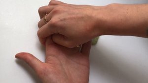 Нажмите на эти точки и увидите что будет | Самомассаж рук и рефлекторных точек #уходзасобой