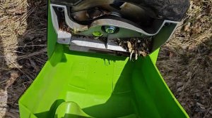 Демонстрация работы садового измельчителя GreenWorks