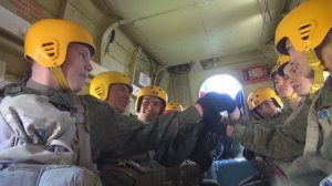 Воспитанники 7-й роты Уссурийского СВУ выполнили первые прыжки с парашютом
