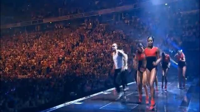 Stephen Gately - Black Or White (Boyzone Jackson 5 Medley) смотреть онлайн