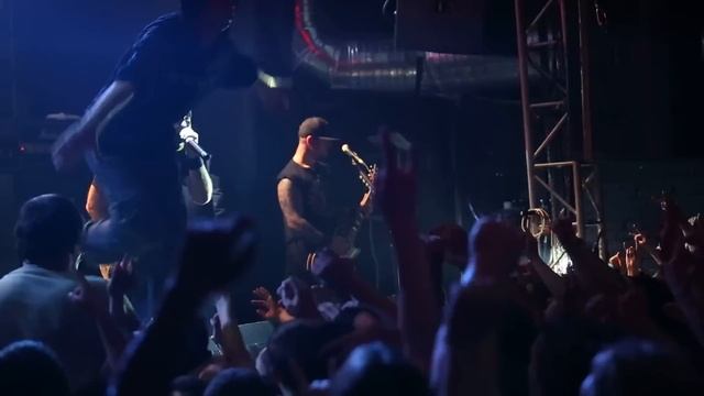 Hatebreed - Smash Your Enemies/Never Let It Die (Live @ Moscow Hall, Moscow, Russia, 17.03.2013) смотреть онлайн