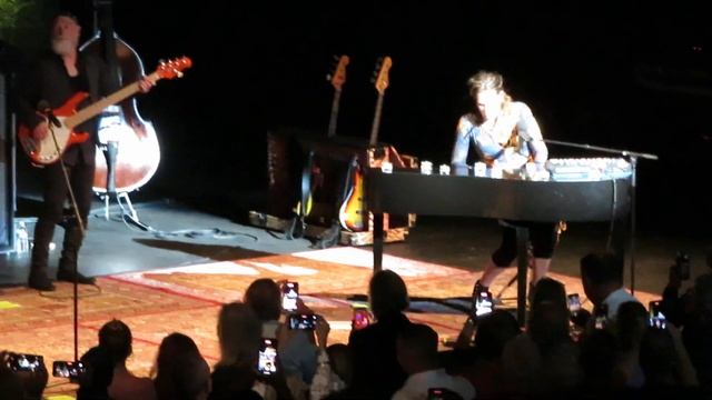 Beth Hart Live - Tell Her You Belong to Me - Fillmore Miami Beach 4/29/22 смотреть онлайн