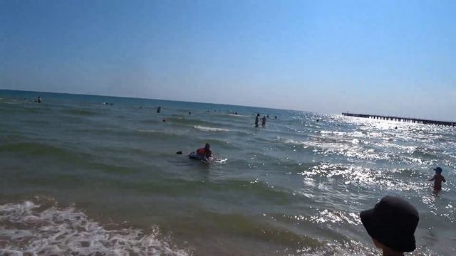 А на море белый песок. Будни станичников. Анапа смотреть онлайн