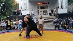 Французская борьба с желающими из публики. Дмитрий Халаджи