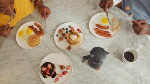 5658097-uhd_3840_2160_25fps