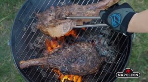 Коптим стейки Томагавк на смокере Apollo