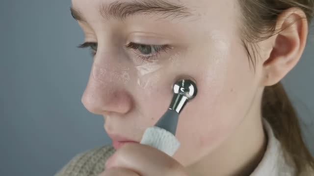 Лучший аппарат для глубокого очищения кожи лица в домашних условиях | Невотон АК-201