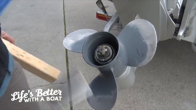 How to pull off the propeller from your outboard motor and check for tangled fishing line