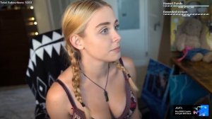 BOOBS SHOW HORNY GIRL