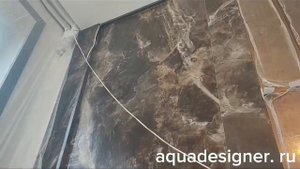 Водопада по керамограниту в московской квартире, с размерами 1120*4900 мм (высота)