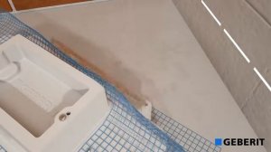 Видеоинструкция по установке сливного бачка для приставных унитазов GEBERIT Sigma.