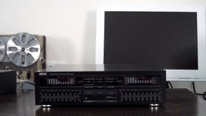 Akai EA-M712 эквалайзер с анализатором спектра высшего класса.