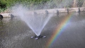 Фонтан с радугой