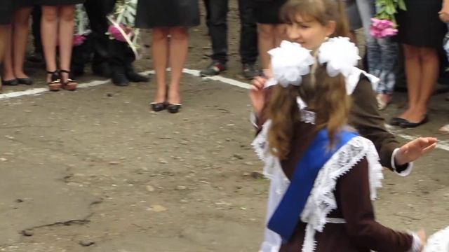 Прощай детство. Танец выпускников
